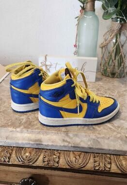 Nike Air Jordan 1 Retro High 'Reverse Laney' 11.5c